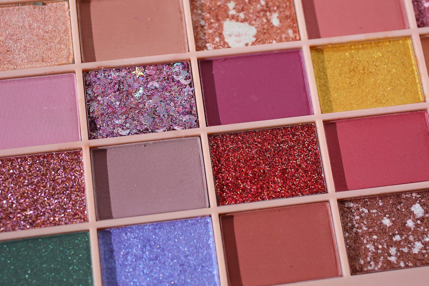 AKOYA Queen 24 Color Glitter Eyeshadow Pallete Emelie Cosmetics.pk