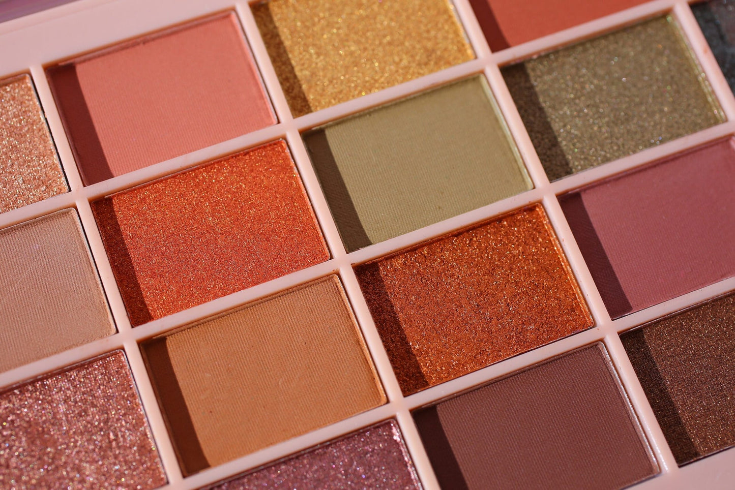 AKOYA Queen 24 Color Glitter Eyeshadow Pallete