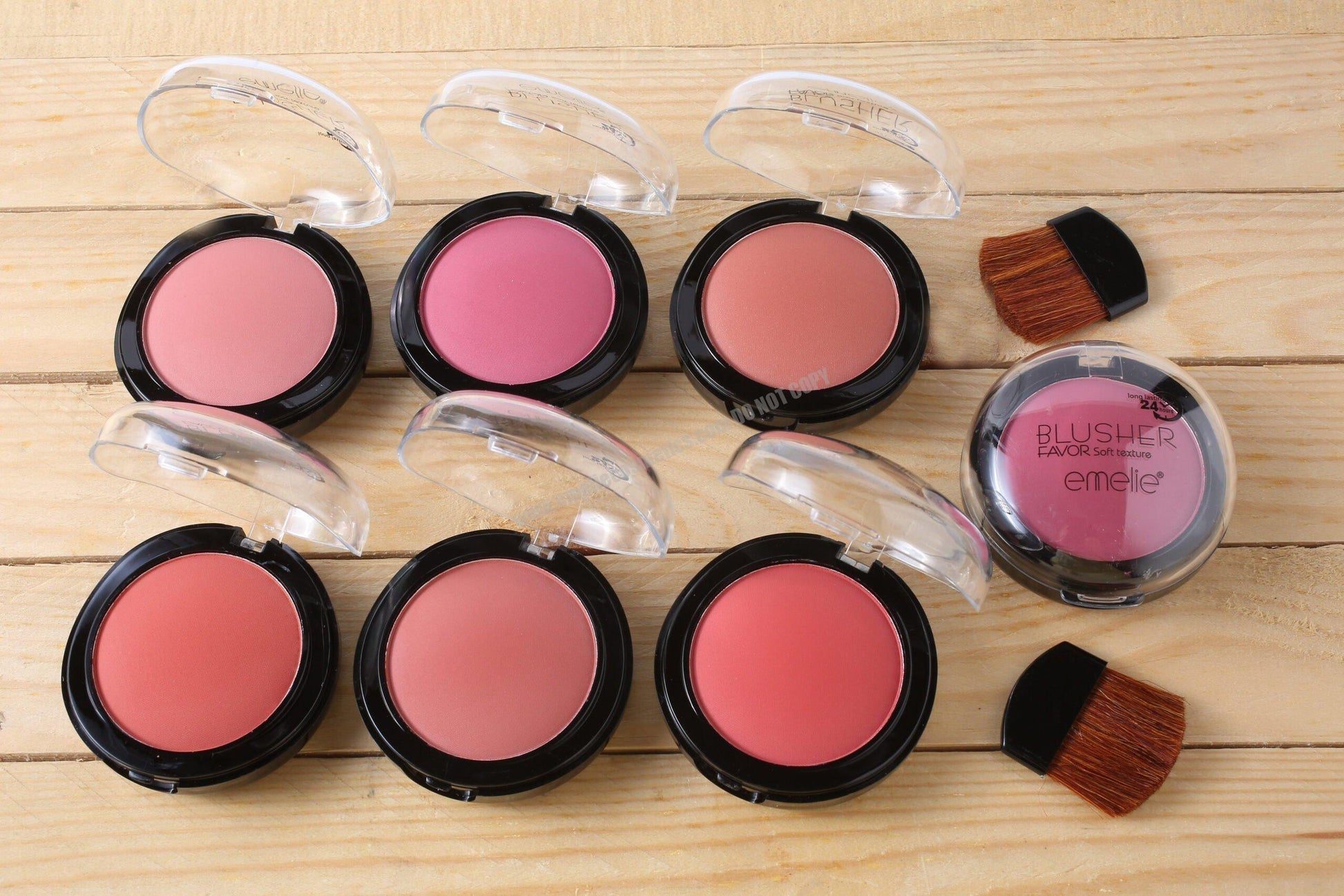 Blusher Flavor Soft Texture Emelie Cosmetics.pk