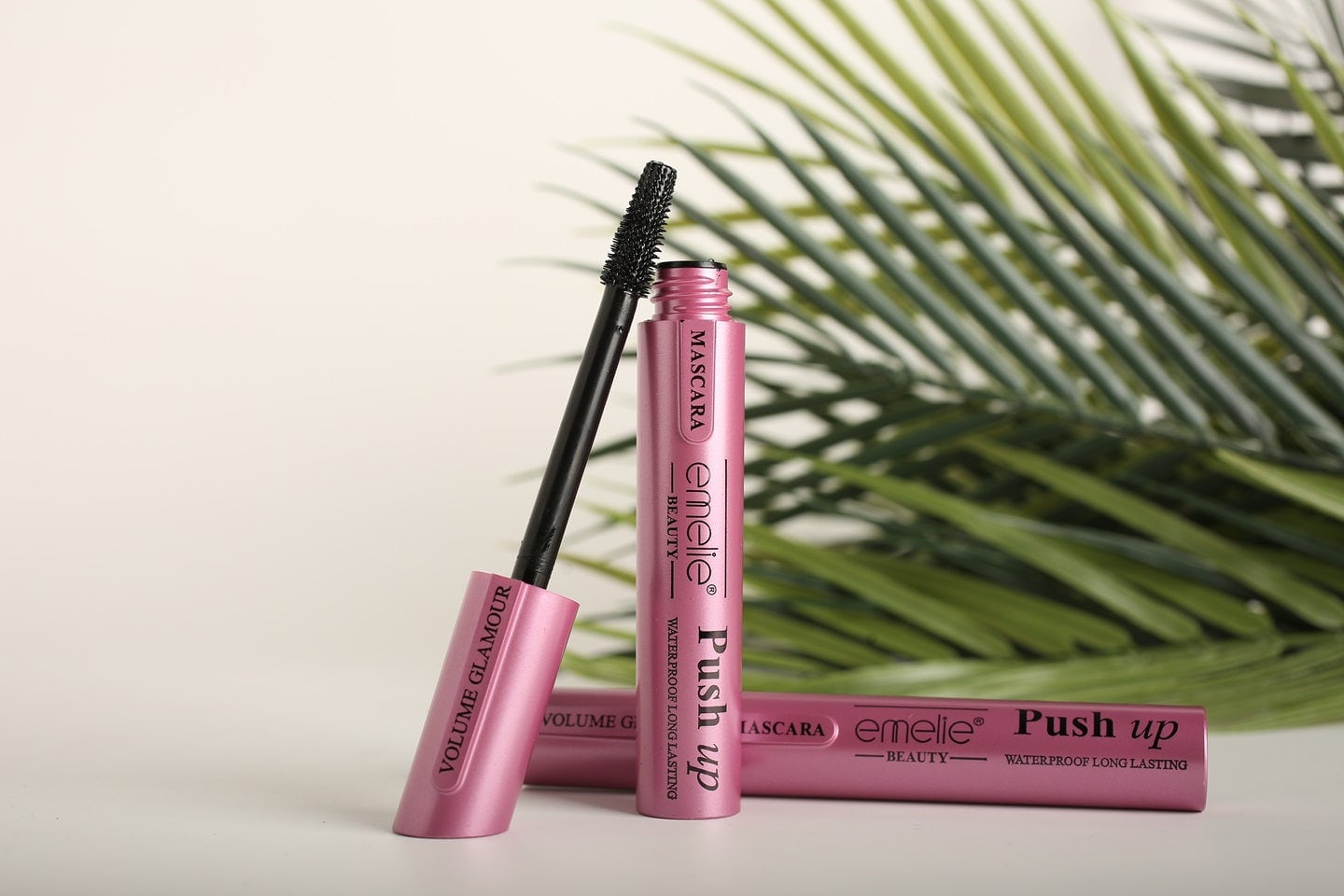 BB Express 24H Volume Mascara Emelie Cosmetics.pk